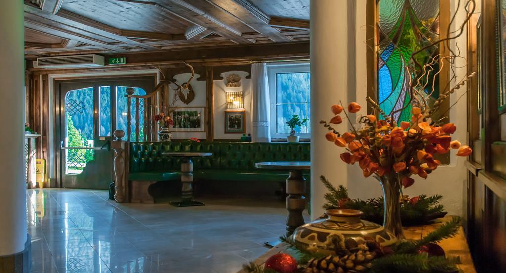 Hotel Ai Pini Vigo di Fassa Exterior foto
